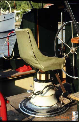 27_UK_Henley_boat_seat