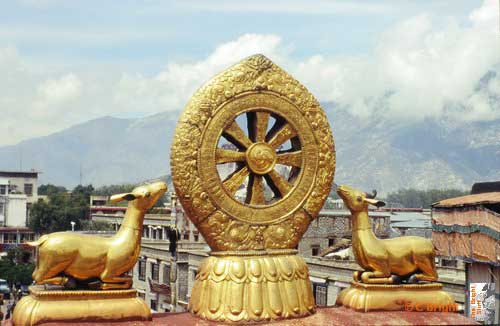 028_View_from_Jokhang_to_Portala