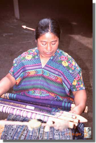 403_Weaving_Antigua_Guatemala